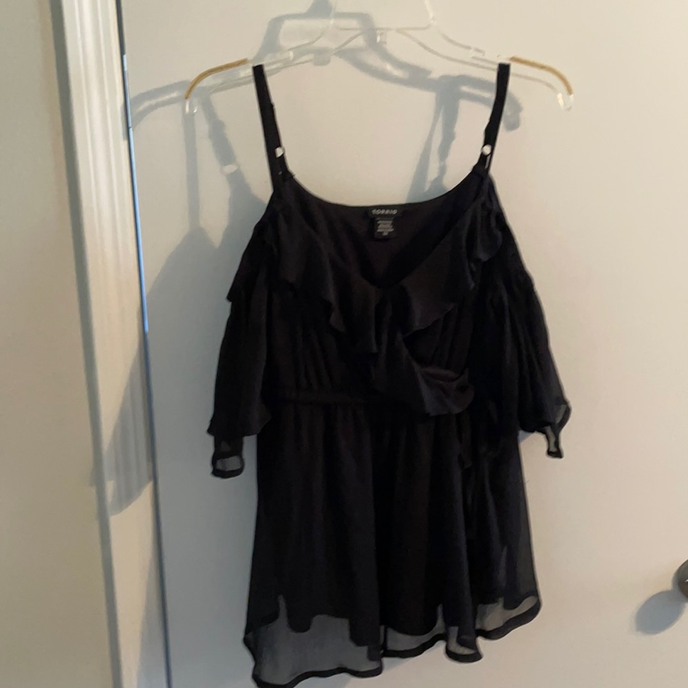 Double Lined Black shoulder peeking Blouse